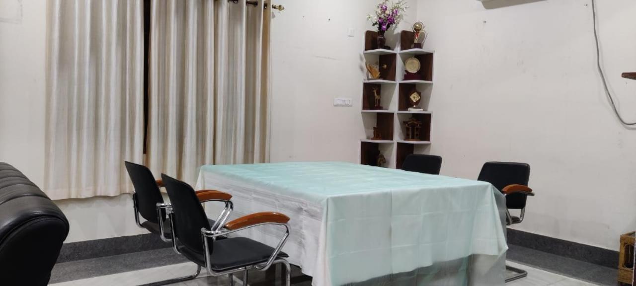 Iranyai Homestay Imphal Buitenkant foto