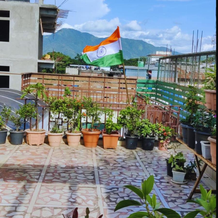 Iranyai Homestay Imphal Buitenkant foto